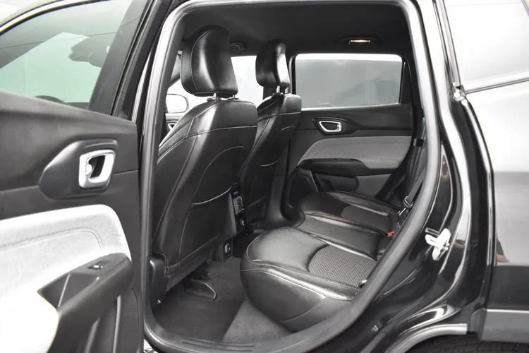 Used 2024 Jeep Compass Latitude AWD/4WD image 15