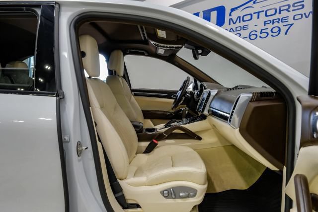 Used 2017 Porsche Cayenne AWD/4WD image 53