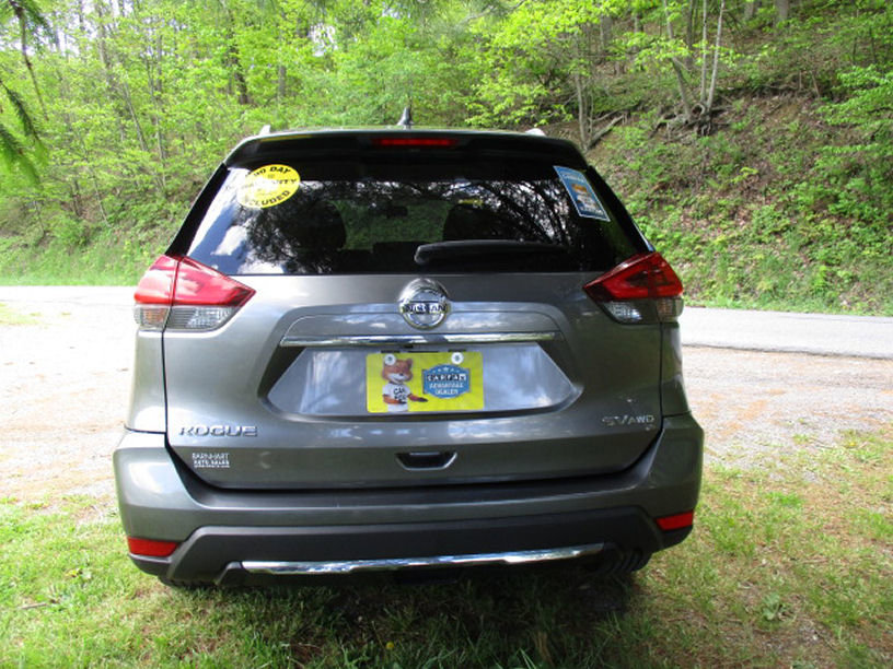 Used 2018 Nissan Rogue SV AWD/4WD image 8