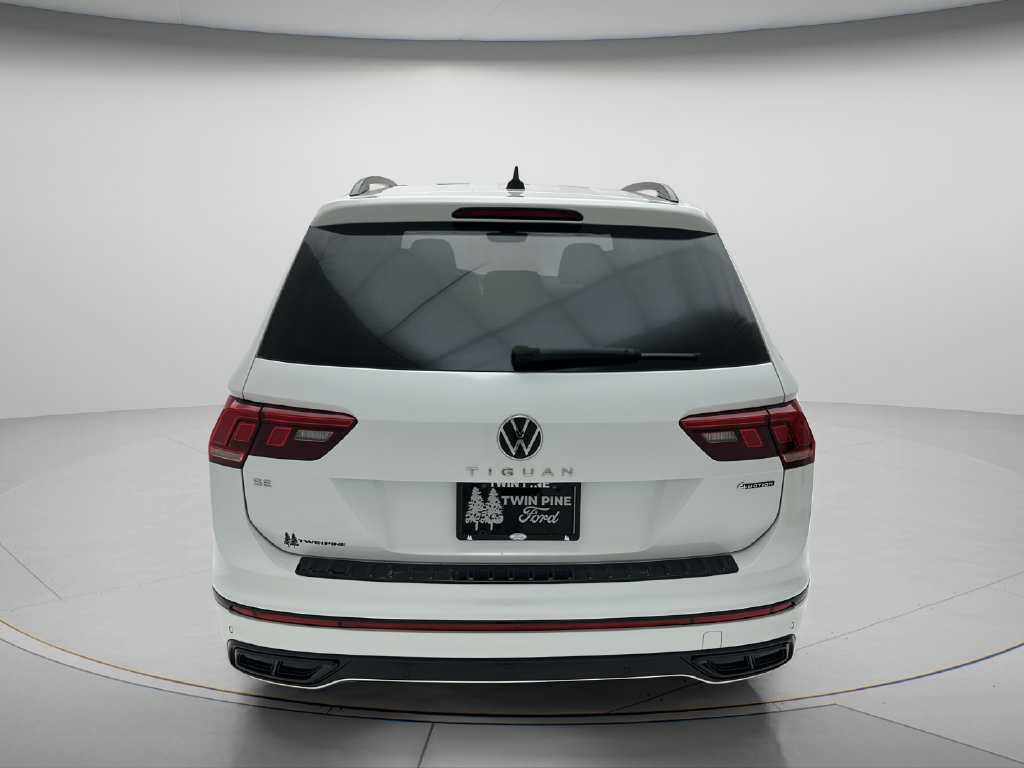 Used 2024 Volkswagen Tiguan SE R-Line AWD/4WD image 7