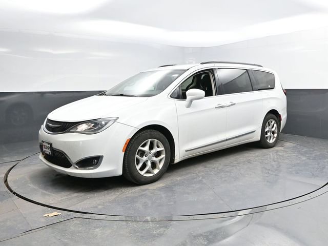Used 2017 Chrysler Pacifica Touring-L w/ Tire & Wheel Group image 5
