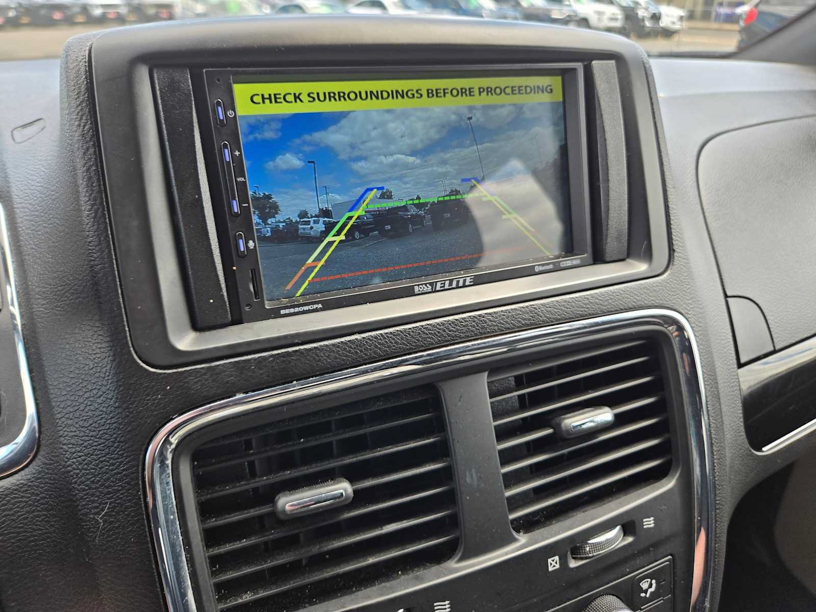 Used 2019 Dodge Grand Caravan SXT FWD image 30