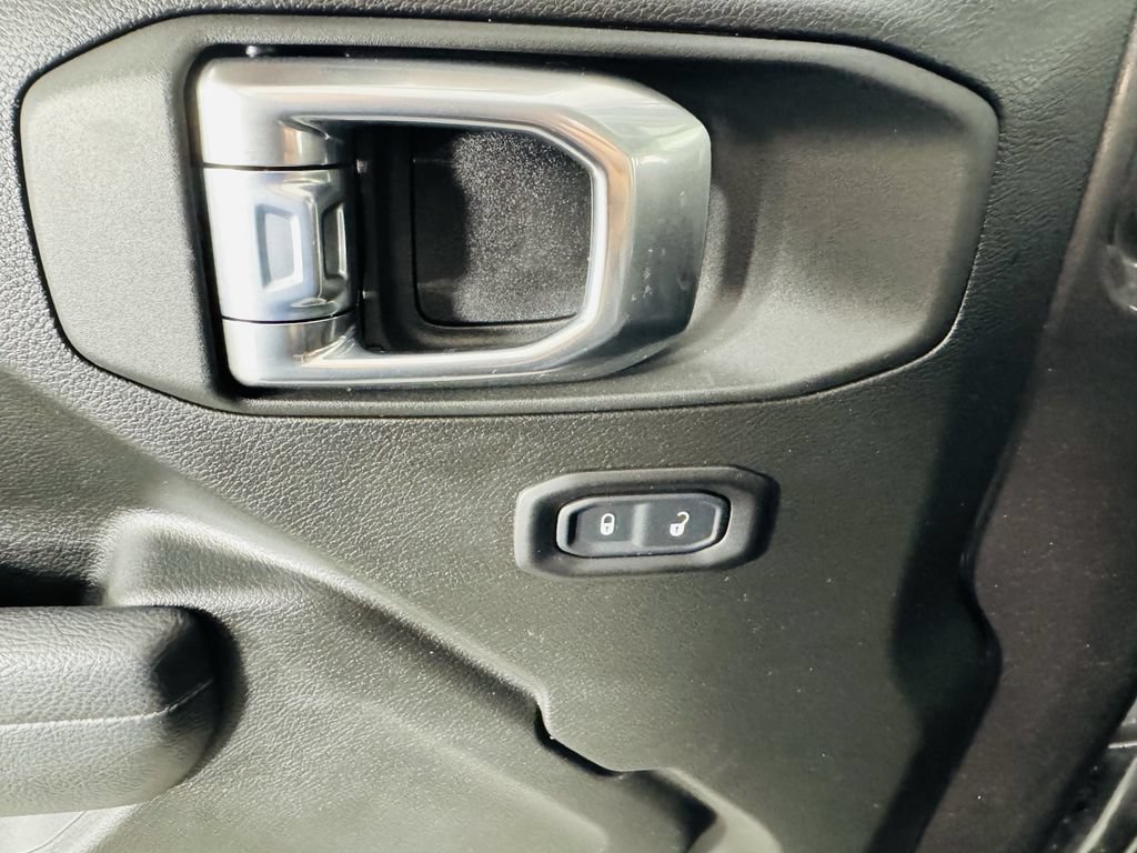 Used 2026 Jeep Wrangler Unlimited Sport AWD/4WD image 7
