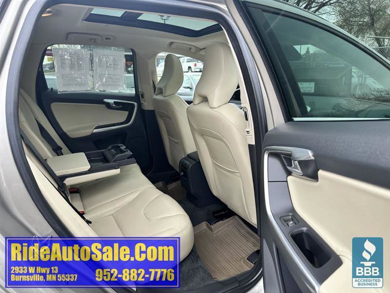 Used 2016 Volvo XC60 T6 w/ Proximity Package AWD/4WD image 16