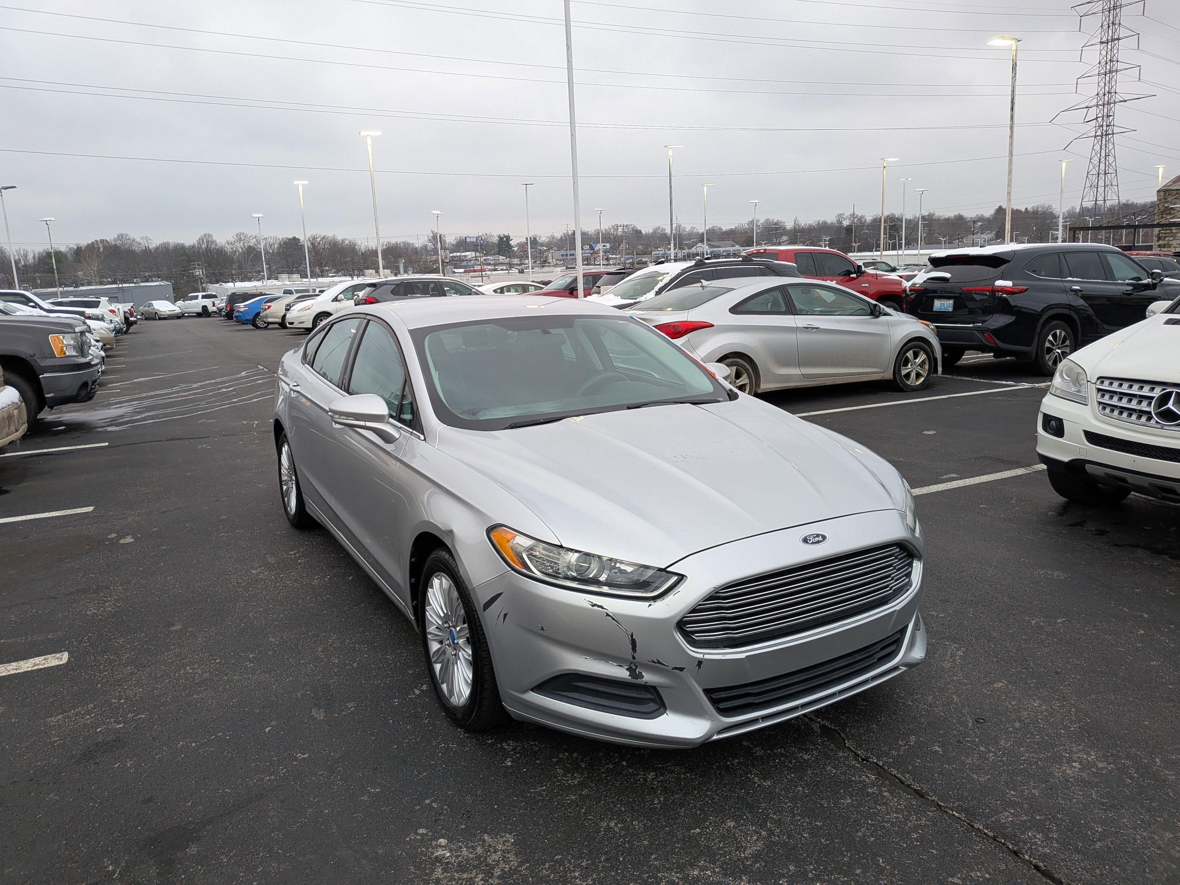 Used 2013 Ford Fusion SE image 2
