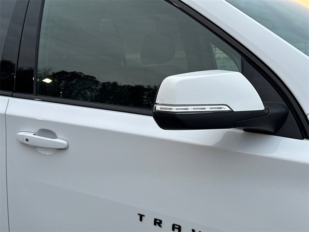 Used 2022 Chevrolet Traverse LT w/ Midnight/Sport Edition image 11