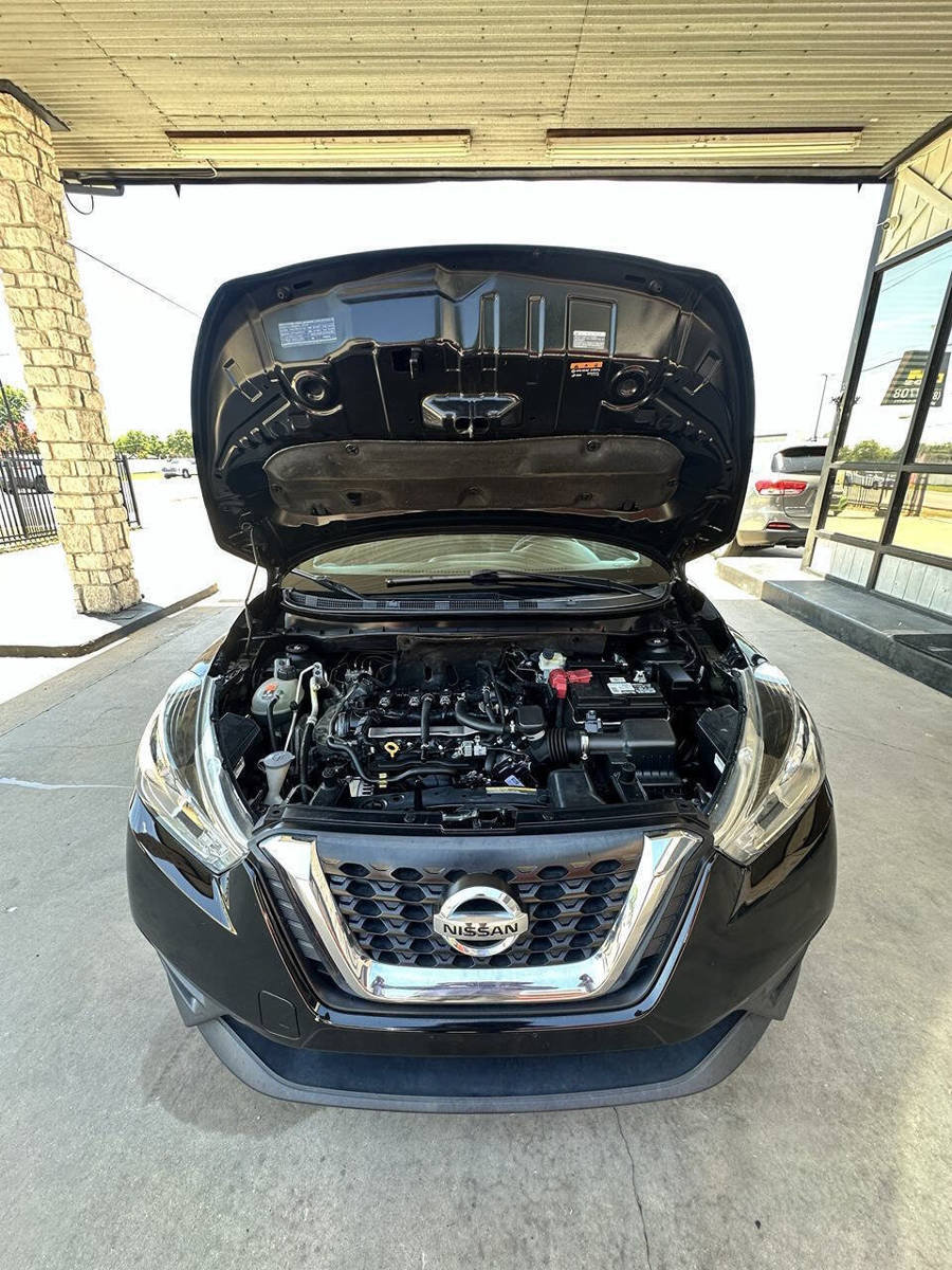 Used 2019 Nissan Kicks S FWD image 29