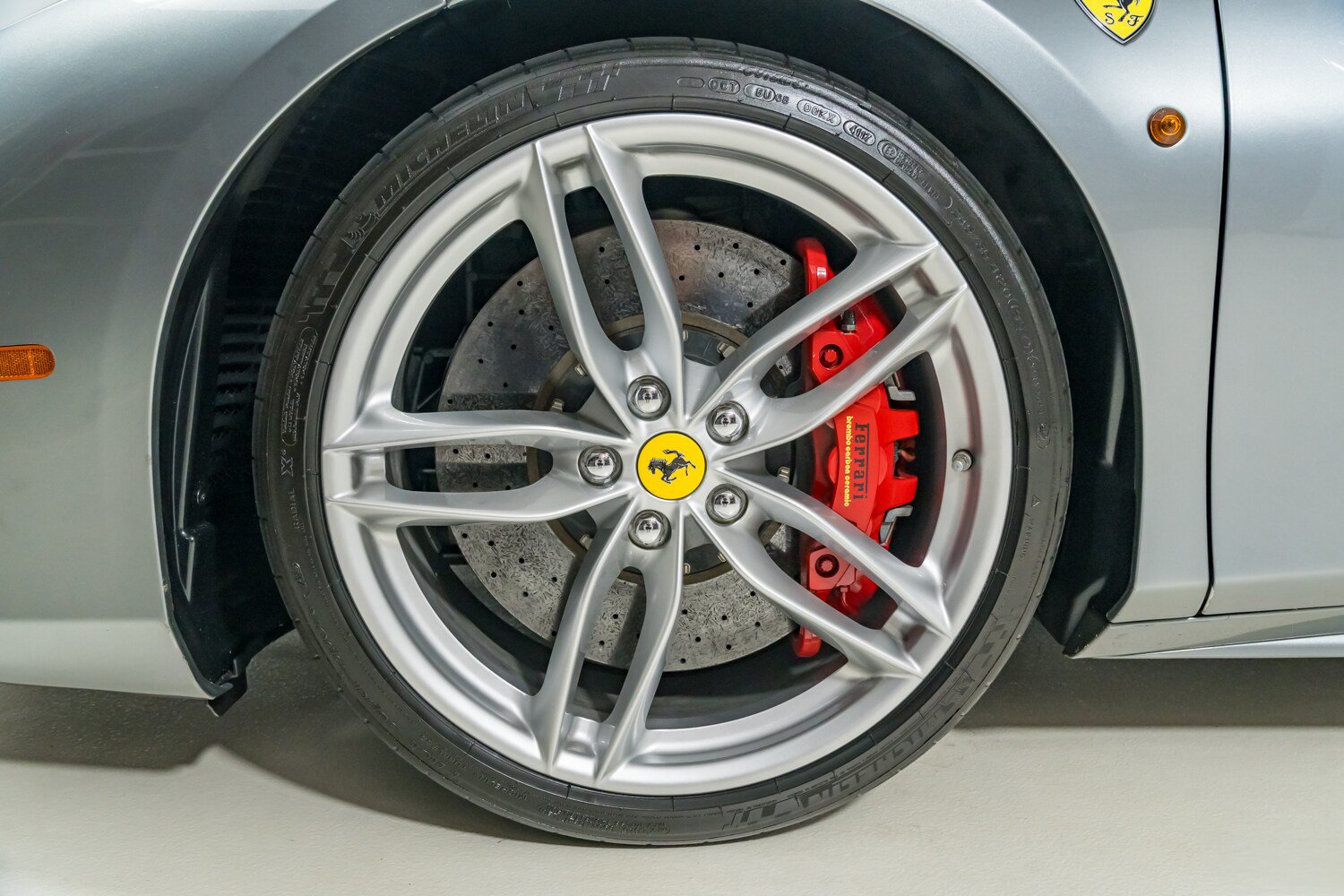 Used 2017 Ferrari 488 GTB RWD image 12