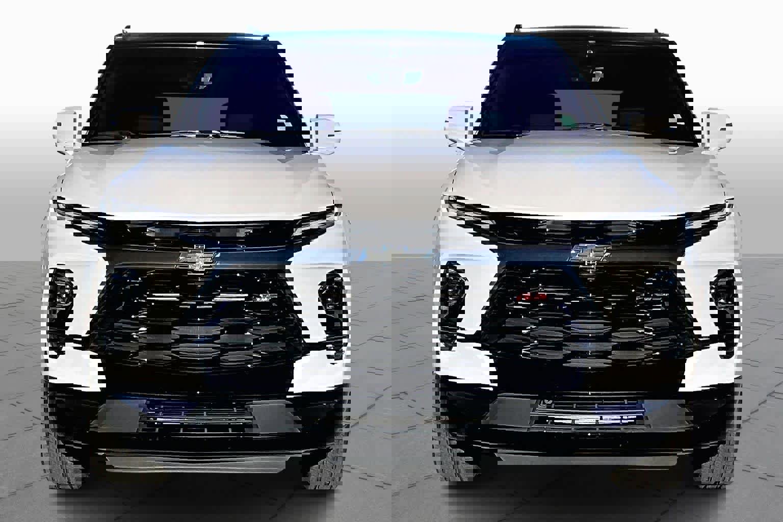 Used 2025 Chevrolet Blazer RS w/ Driver Confidence II Package image 3