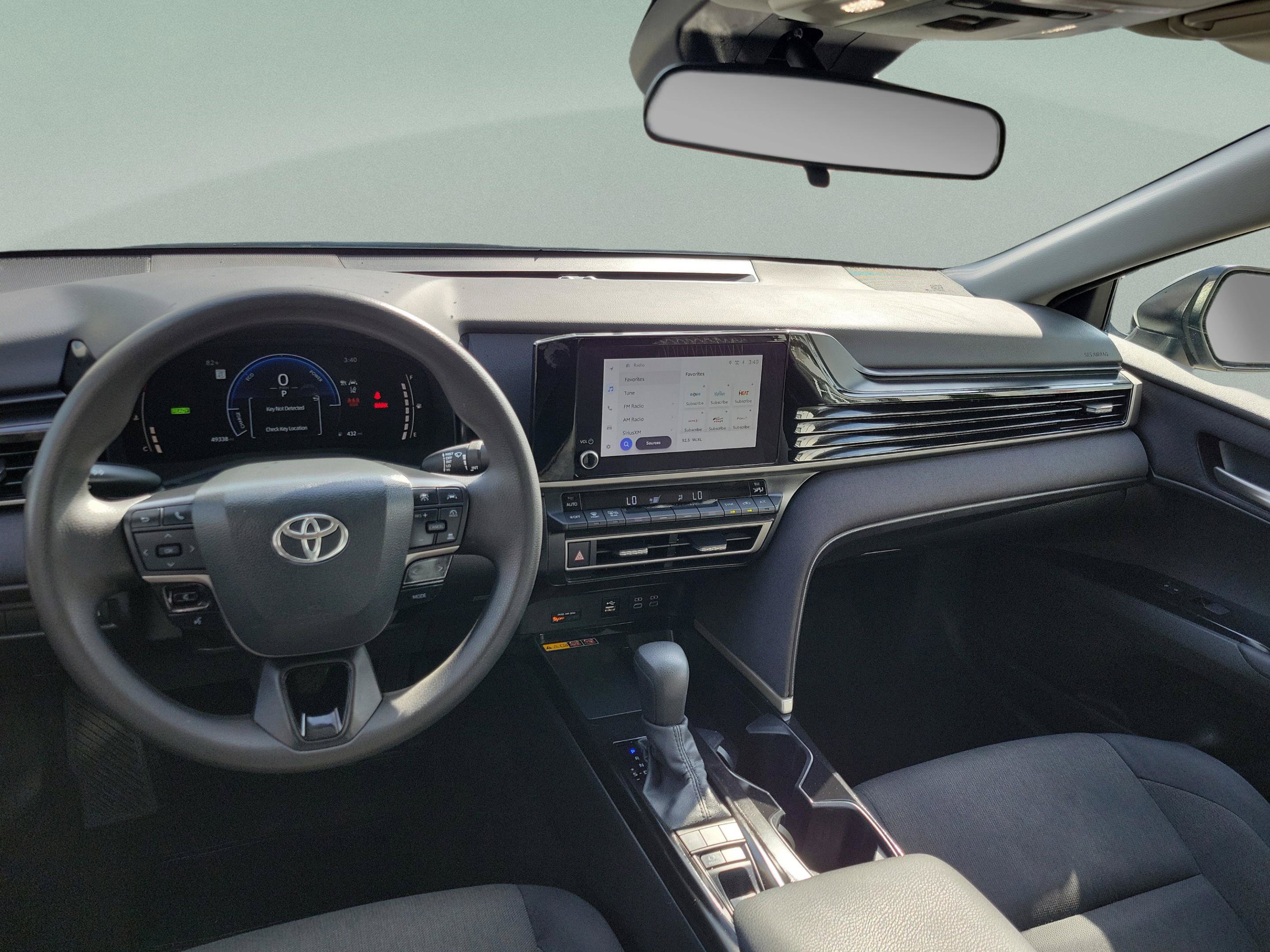Used 2025 Toyota Camry LE FWD image 15