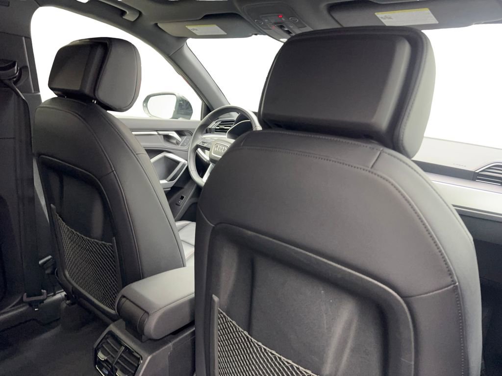 Used 2025 Audi Q3 2.0T Premium image 42
