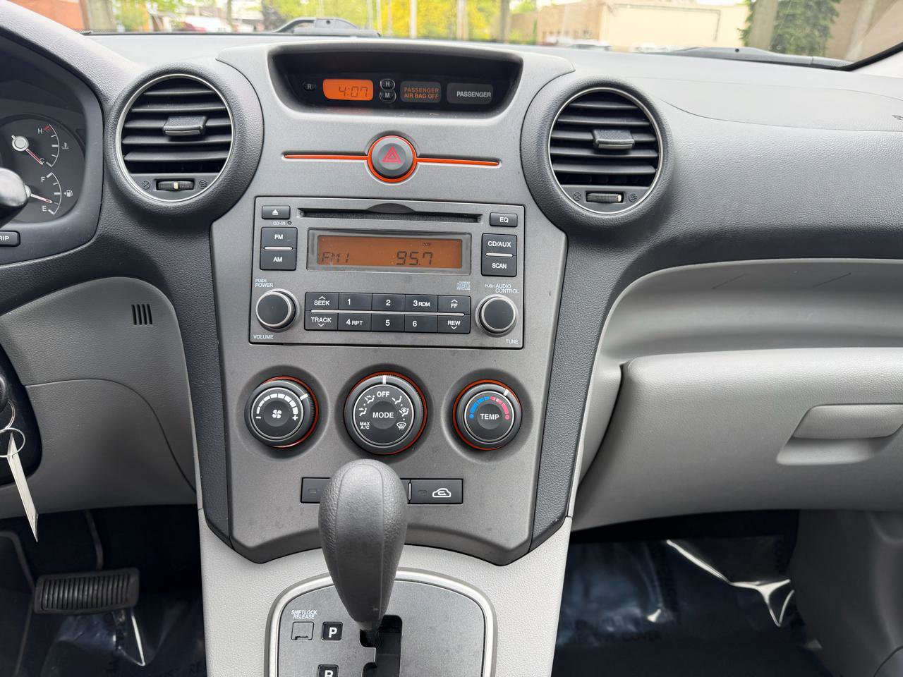 Used 2008 Kia Rondo LX FWD image 12