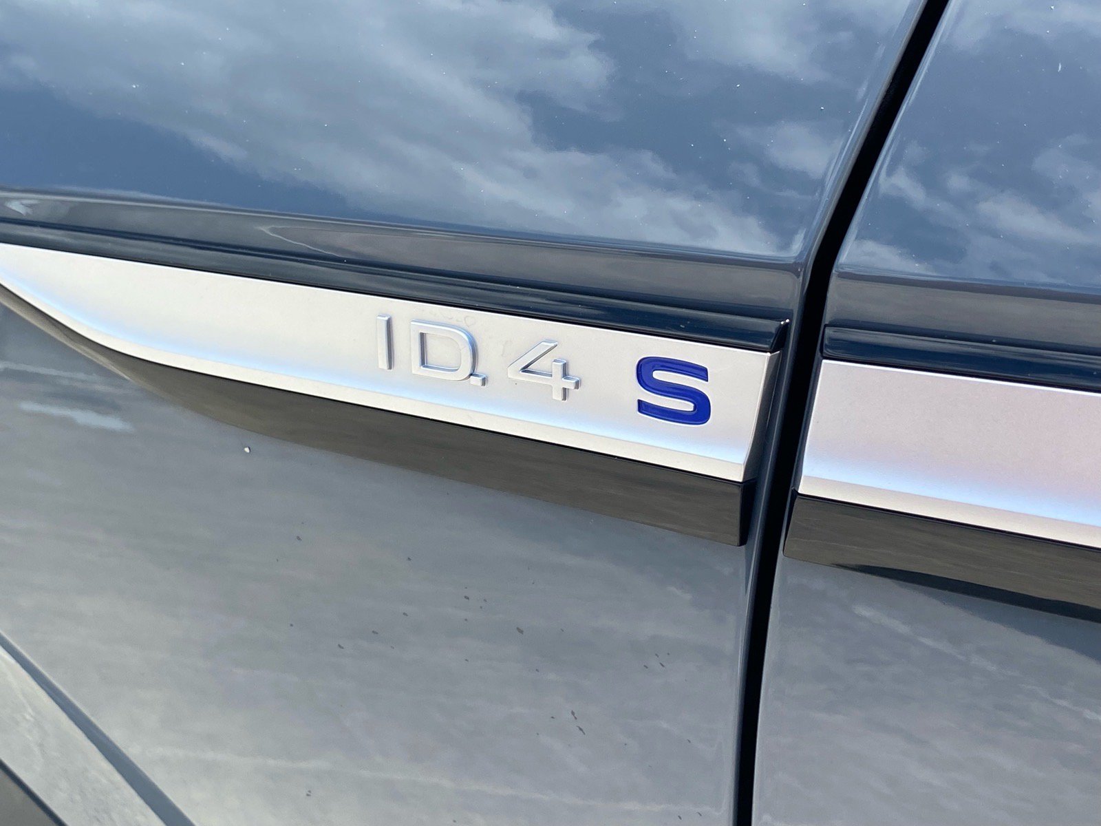 Used 2023 Volkswagen ID.4 S RWD image 5