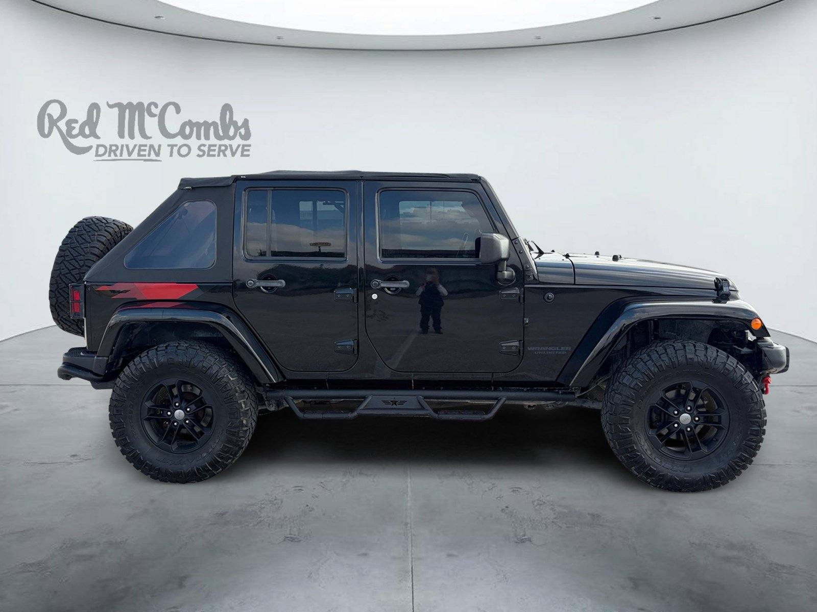 Used 2017 Jeep Wrangler Unlimited Sahara AWD/4WD image 4