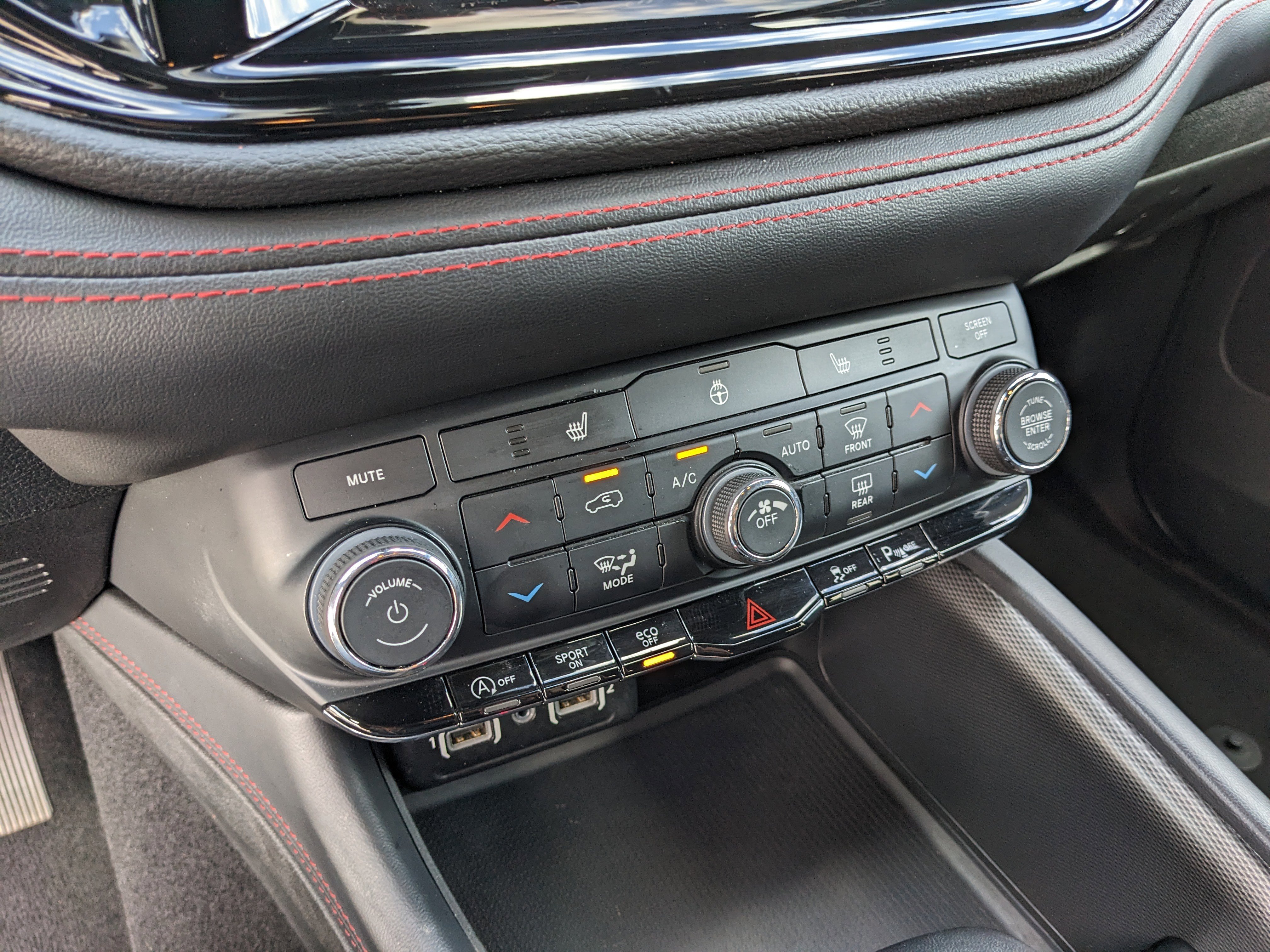 Used 2023 Dodge Durango GT image 29