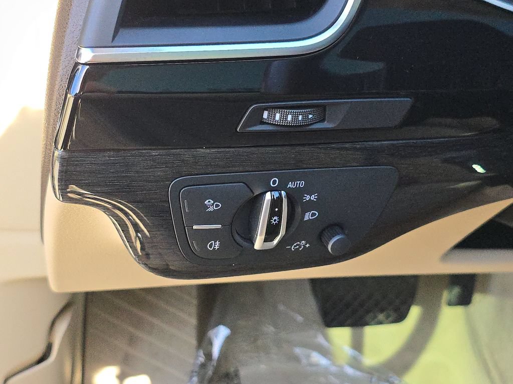 Used 2018 Audi Q7 3.0T Premium AWD/4WD image 33
