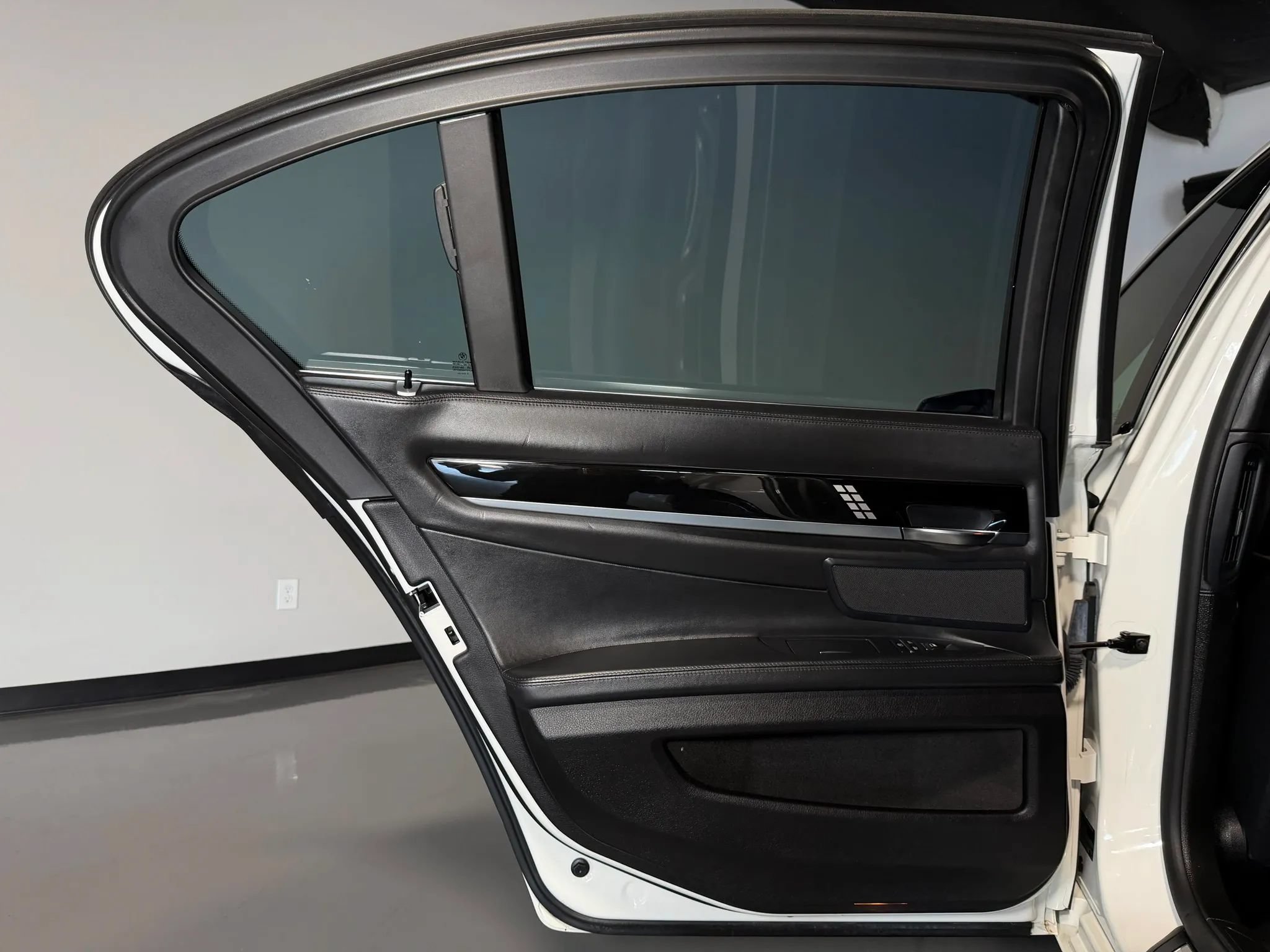 Used 2012 BMW ALPINA B7 RWD image 30
