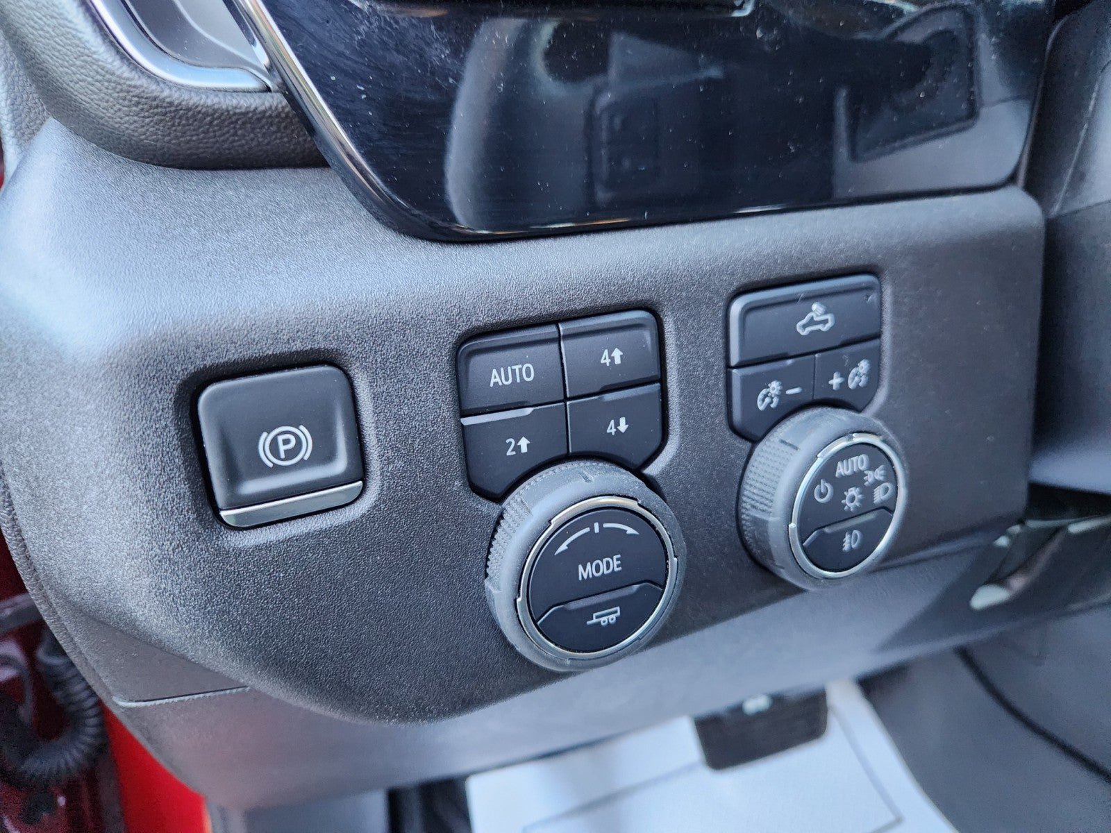 Used 2025 Chevrolet Silverado 1500 RST AWD/4WD image 37
