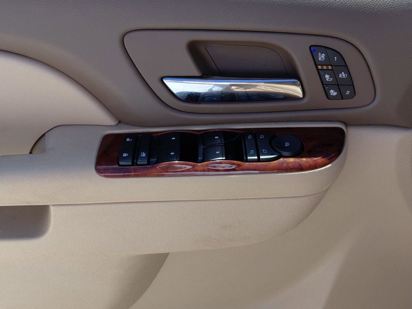 Used 2013 Chevrolet Tahoe LTZ AWD/4WD image 28