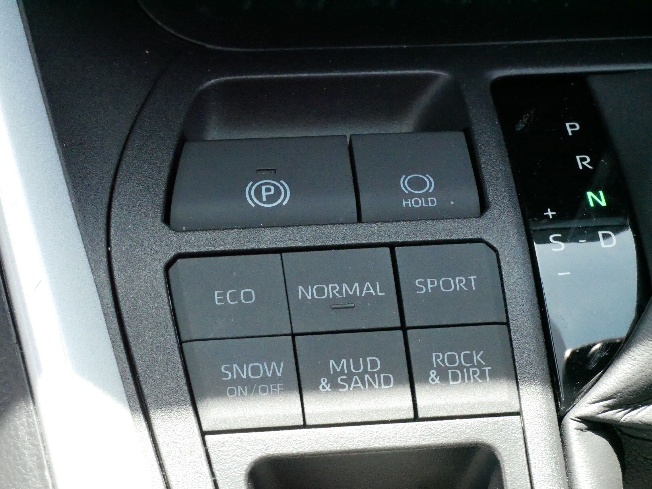 Certified 2025 Toyota RAV4 XLE AWD/4WD image 28