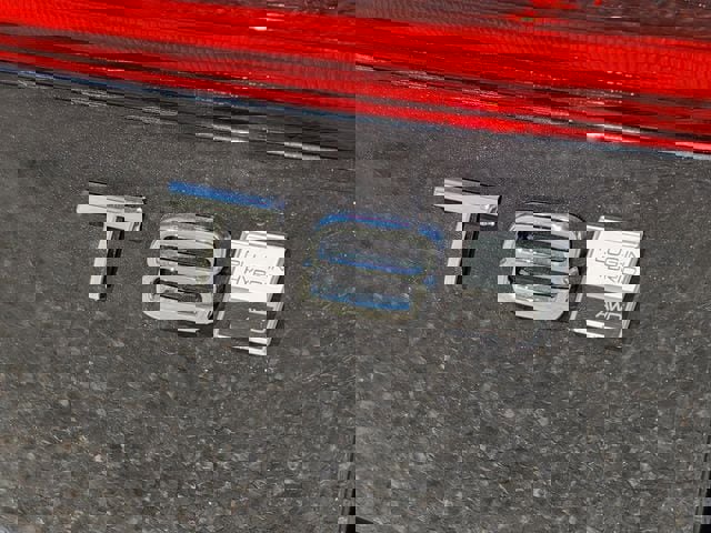 New 2026 Volvo XC60 T8 Ultra w/ Climate Package image 17