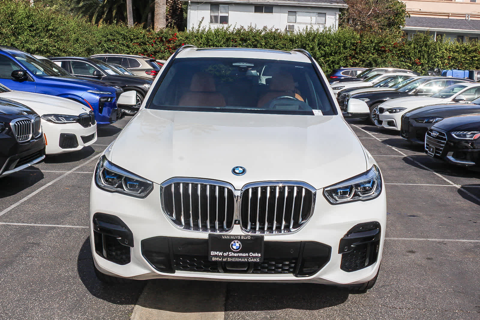 Certified 2023 BMW X5 xDrive45e w/ Executive Package image 2