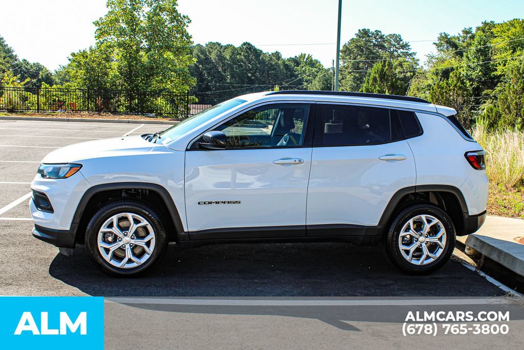 Used 2024 Jeep Compass Latitude AWD/4WD image 6