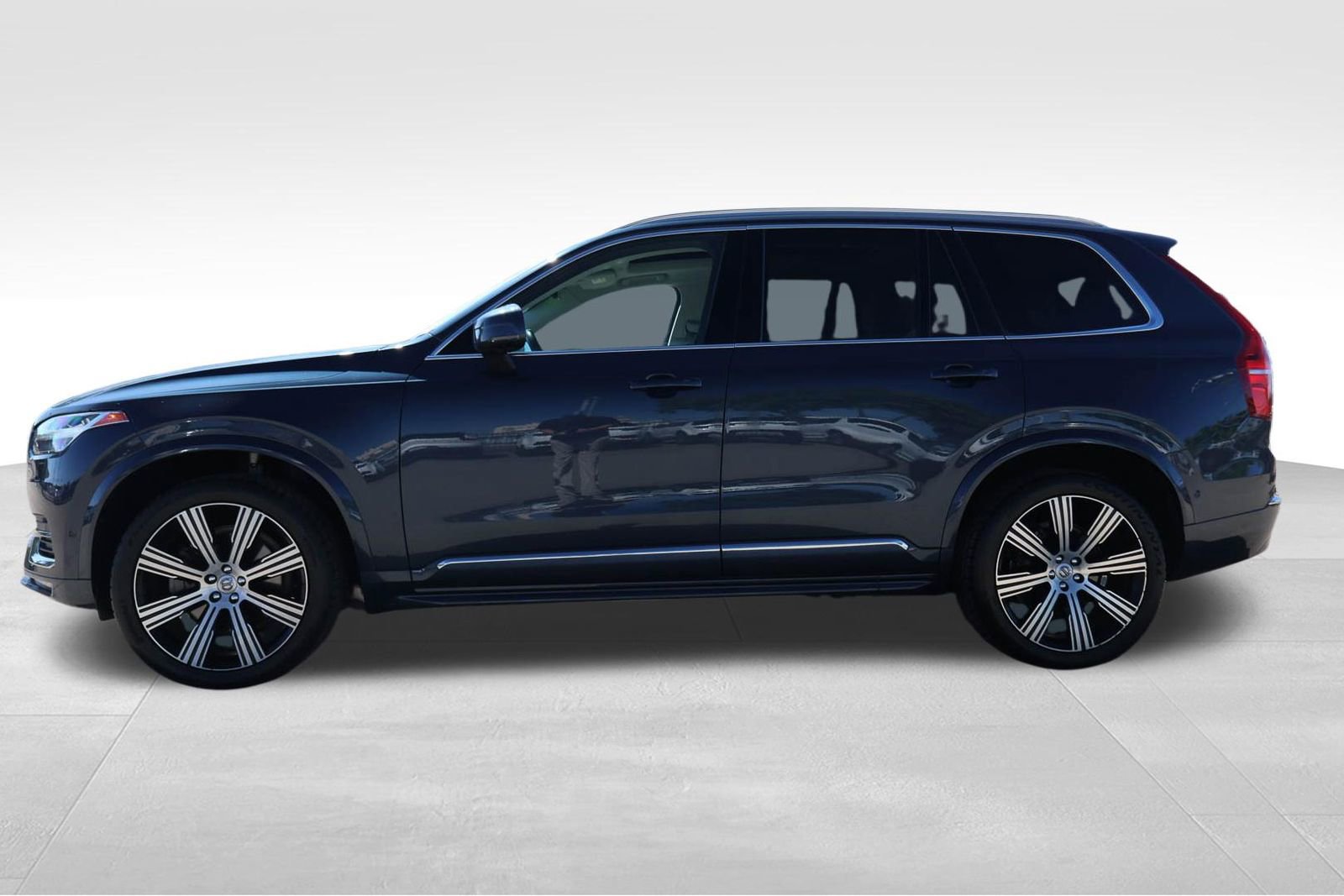 Used 2023 Volvo XC90 B6 Ultimate w/ Protection Package Premier AWD/4WD image 9