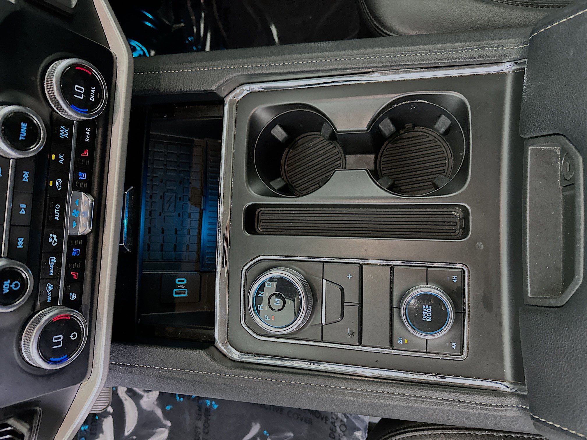 Used 2024 Ford Expedition XLT image 22