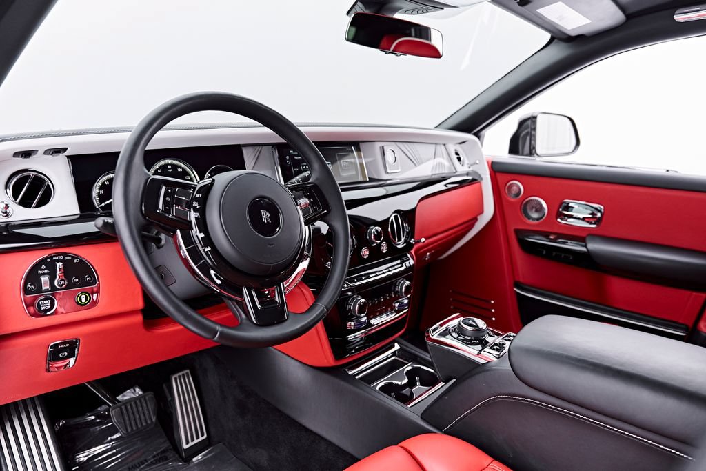 Used 2021 Rolls-Royce Phantom Sedan RWD image 2