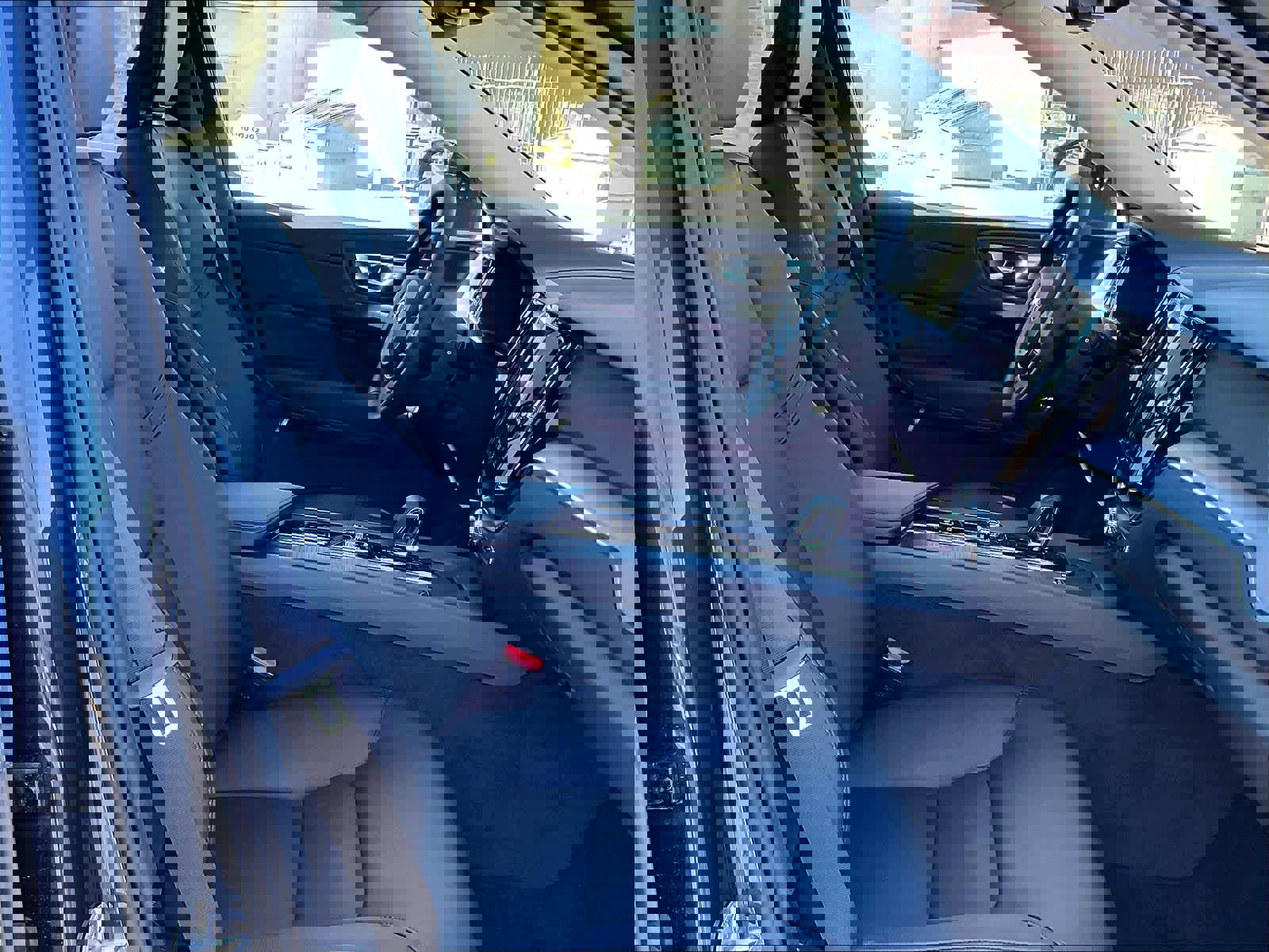 New 2025 Volvo XC60 B5 Core w/ Protection Package Premier image 31