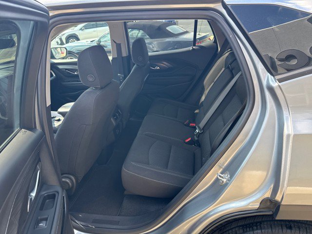 Used 2024 GMC Terrain SLE image 9