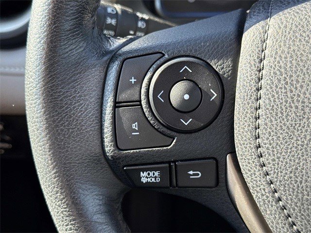 Used 2015 Toyota RAV4 Limited image 25