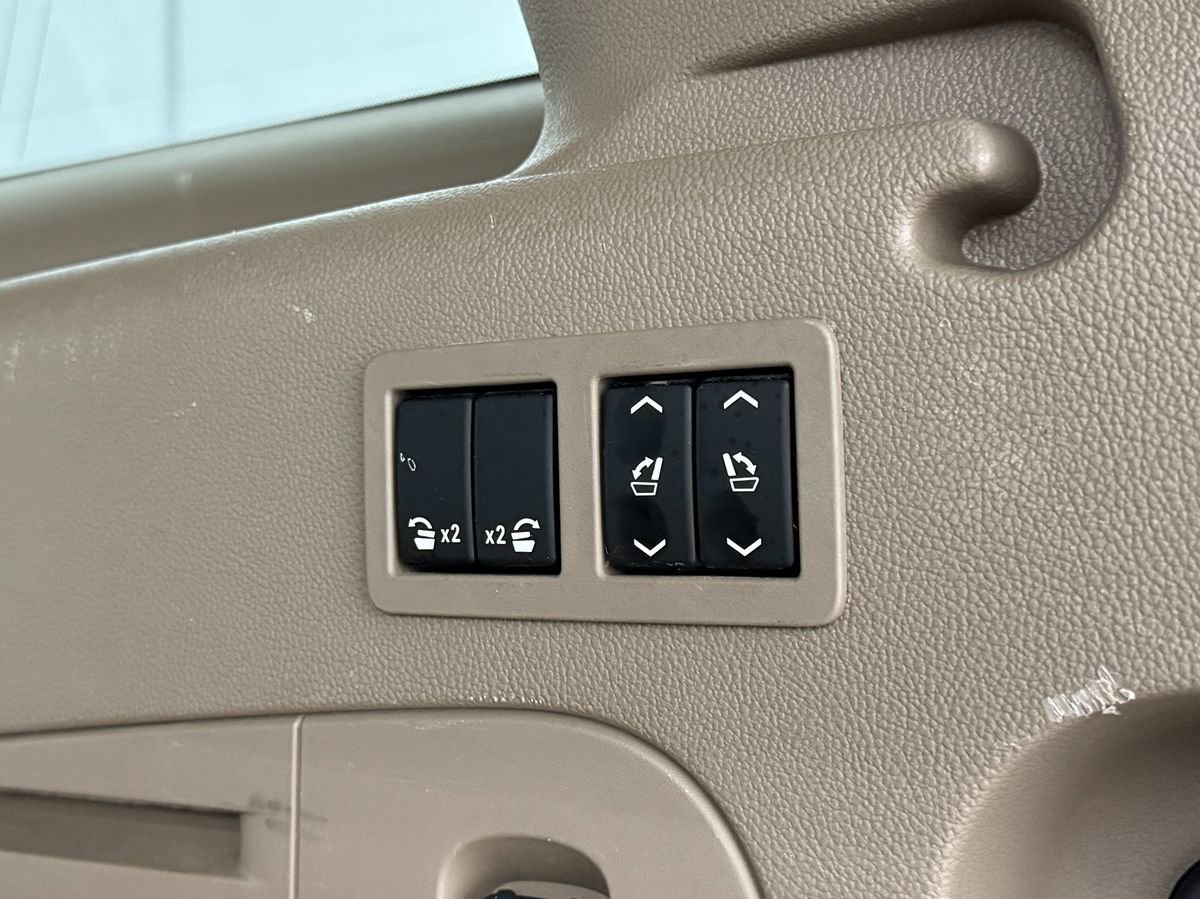 Used 2016 Chevrolet Suburban LTZ image 33