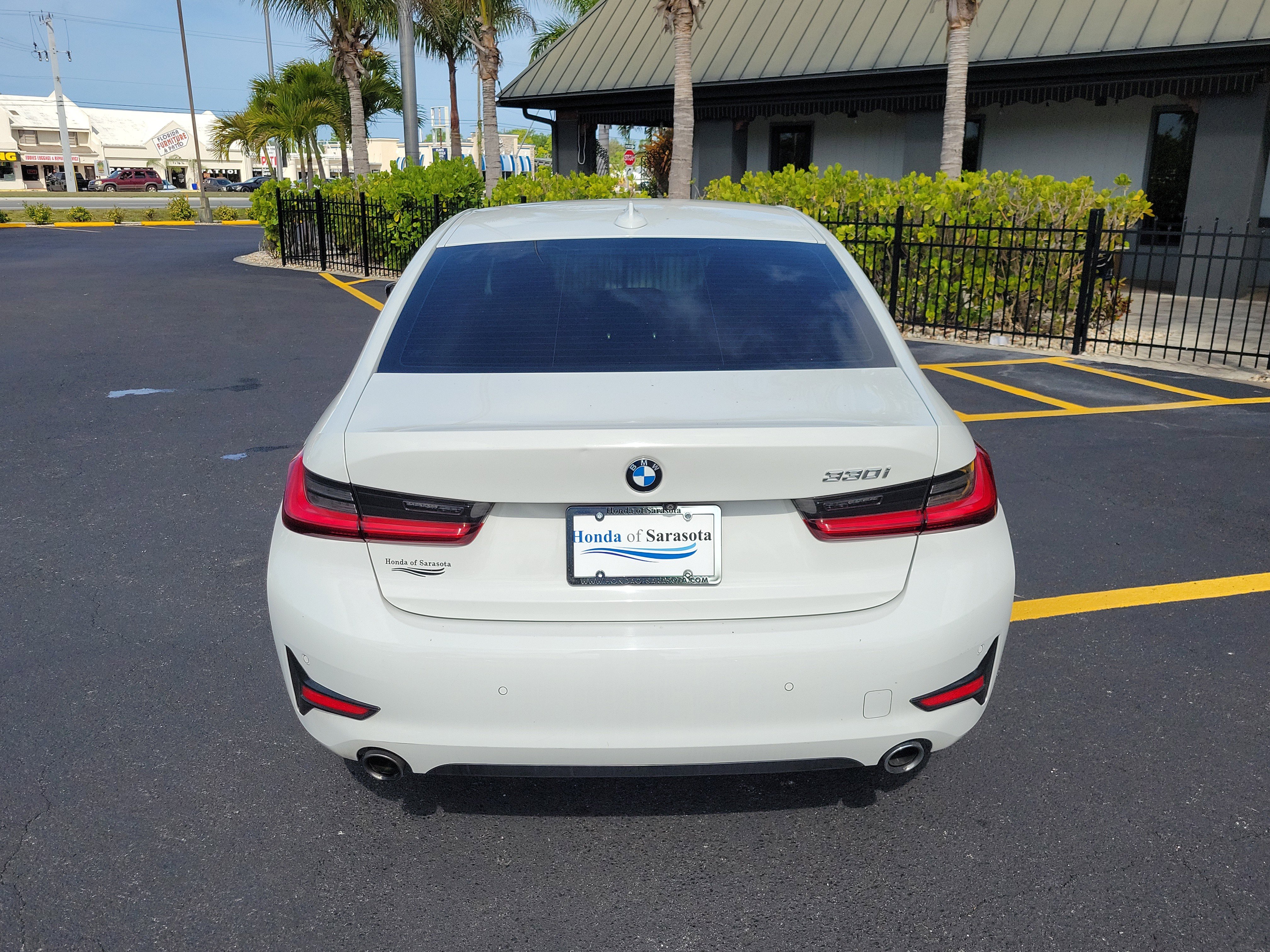 Used 2020 BMW 330i Sedan w/ Driving Assistance Package image 7