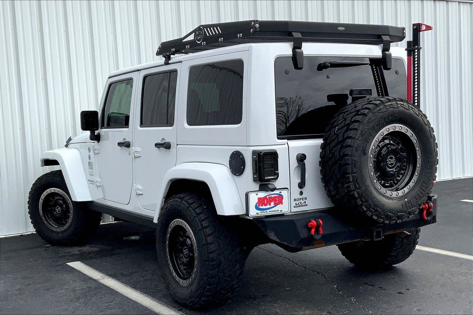 Used 2016 Jeep Wrangler Unlimited Sahara w/ Dual Top Group image 9