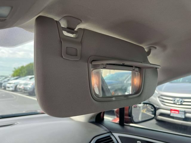 Used 2015 Ford Fusion SE FWD image 10