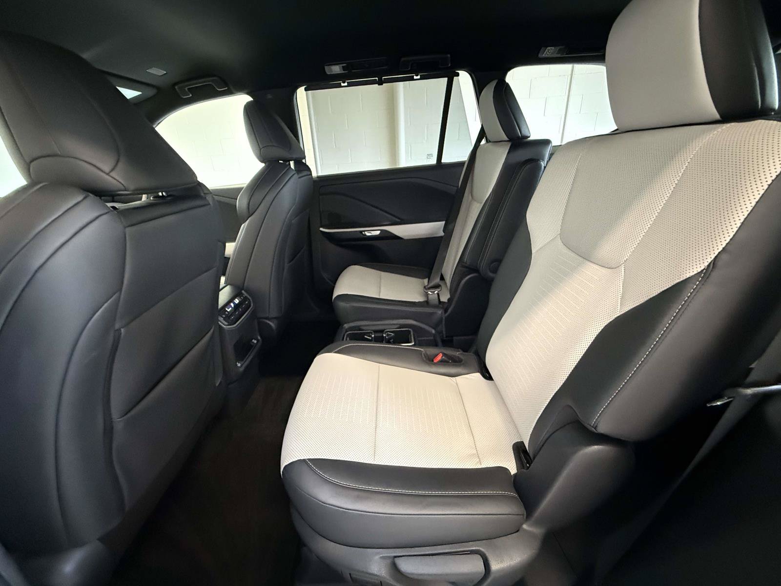 Certified 2025 Lexus TX 500h AWD w/ Technology Package image 21