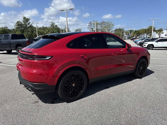 Used 2024 Porsche Cayenne Coupe AWD/4WD image 3