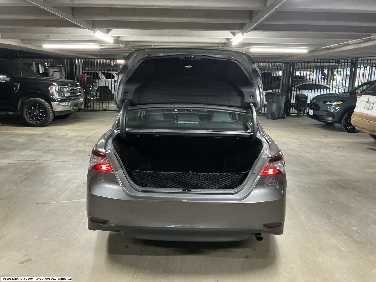 Used 2022 Toyota Camry LE FWD image 9
