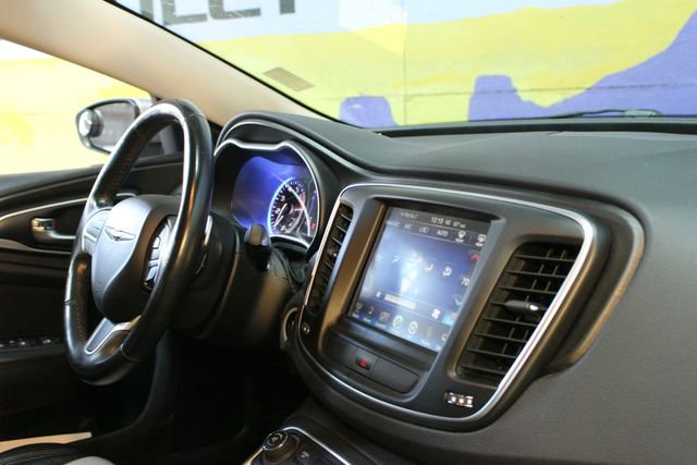 Used 2015 Chrysler 200 Limited w/ Comfort Group FWD image 10