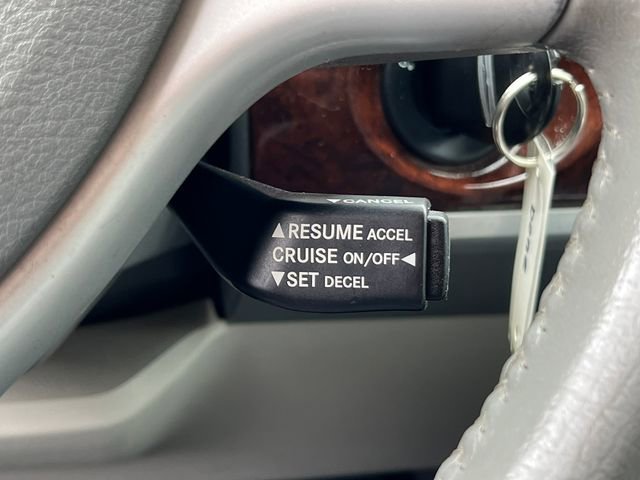 Used 2010 Chrysler Town & Country Touring w/ Safetytec Group image 20