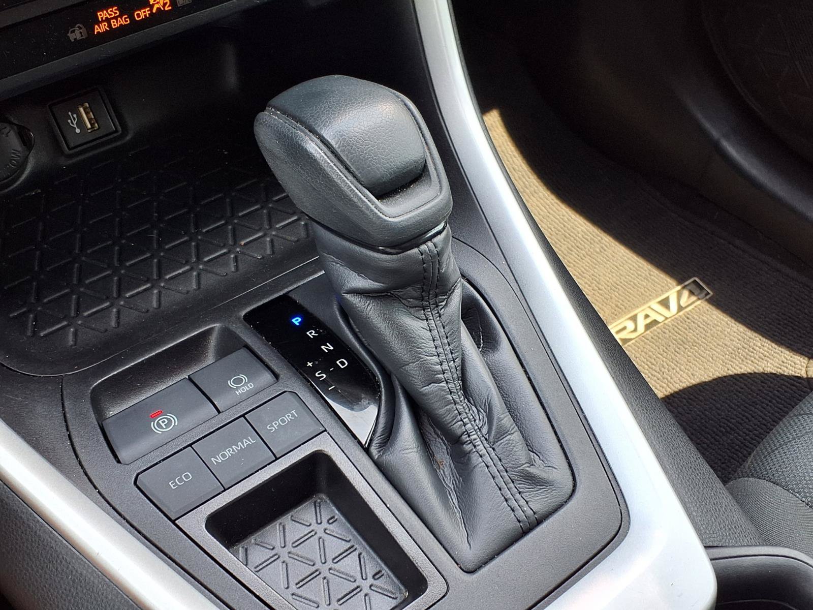 Certified 2023 Toyota RAV4 XLE FWD image 17