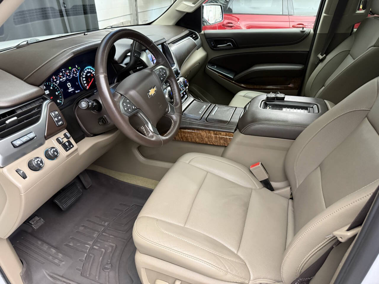 Used 2017 Chevrolet Suburban Premier AWD/4WD image 15