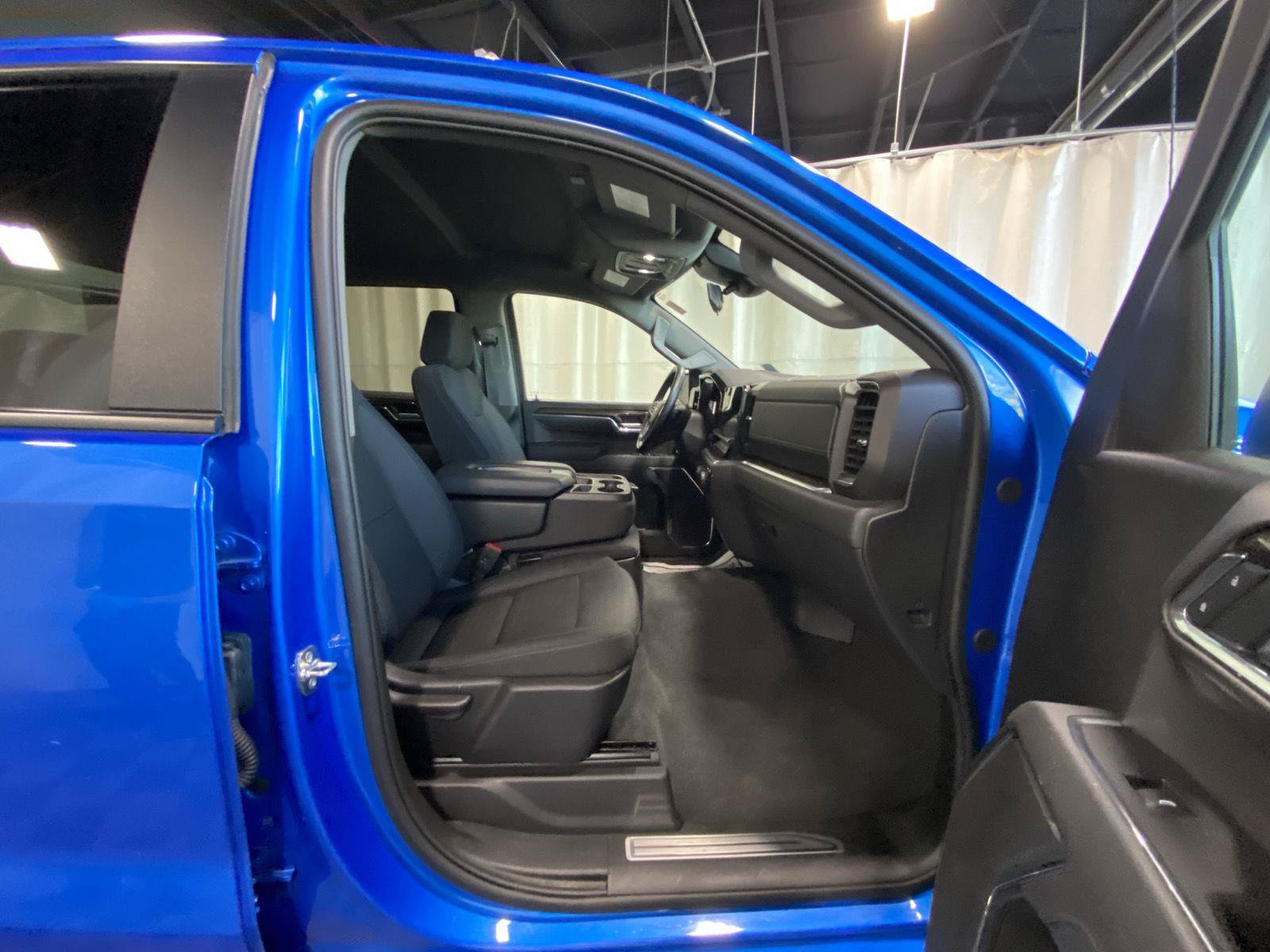 Used 2026 Chevrolet Silverado 1500 LT AWD/4WD image 12