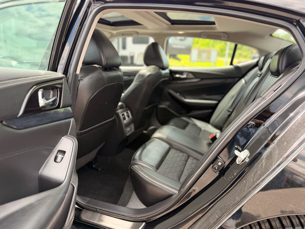 Used 2019 Nissan Maxima Platinum w/ Illumination Package FWD image 13