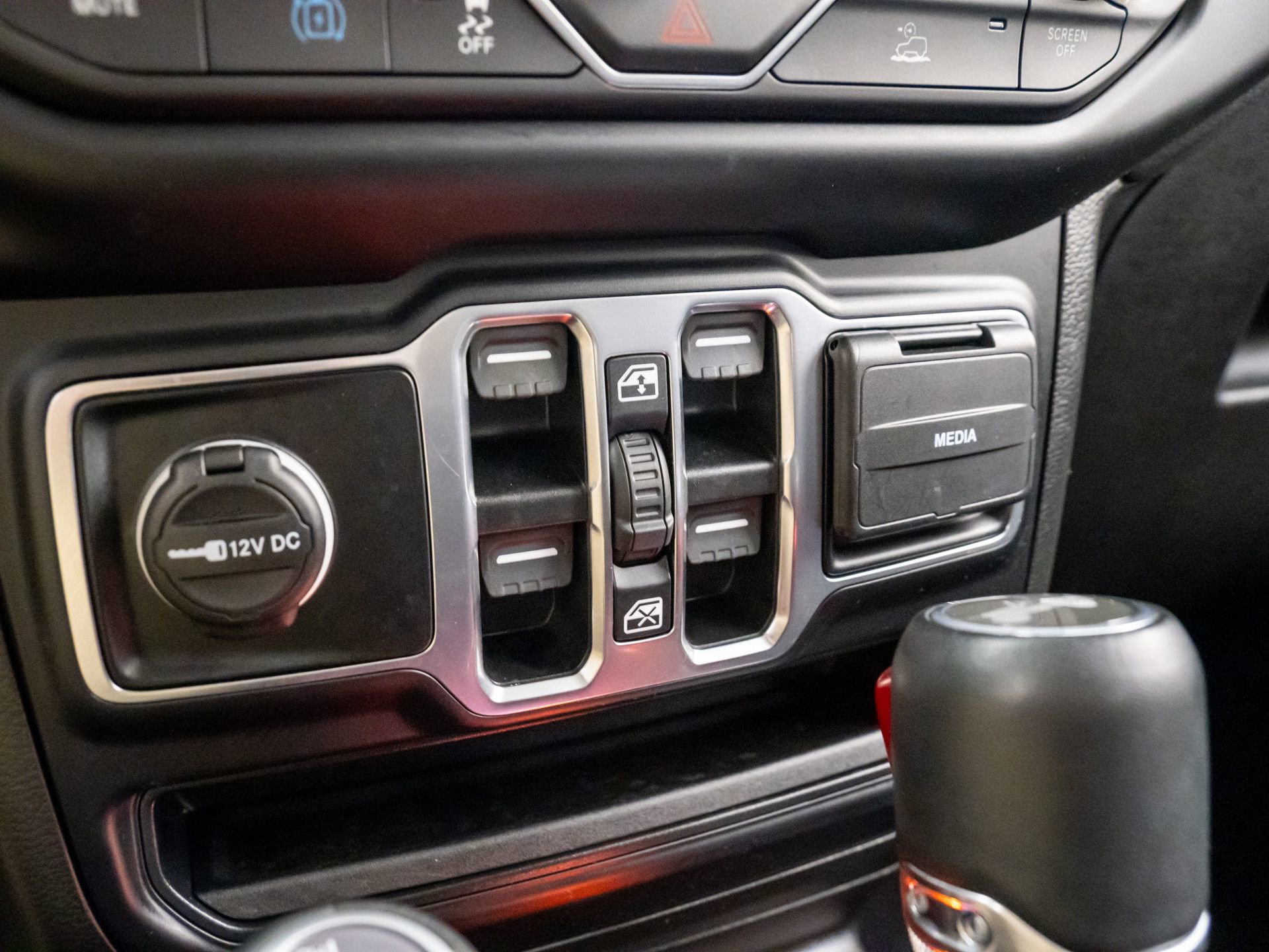 Used 2023 Jeep Wrangler Unlimited Sahara w/ Cold Weather Group image 27