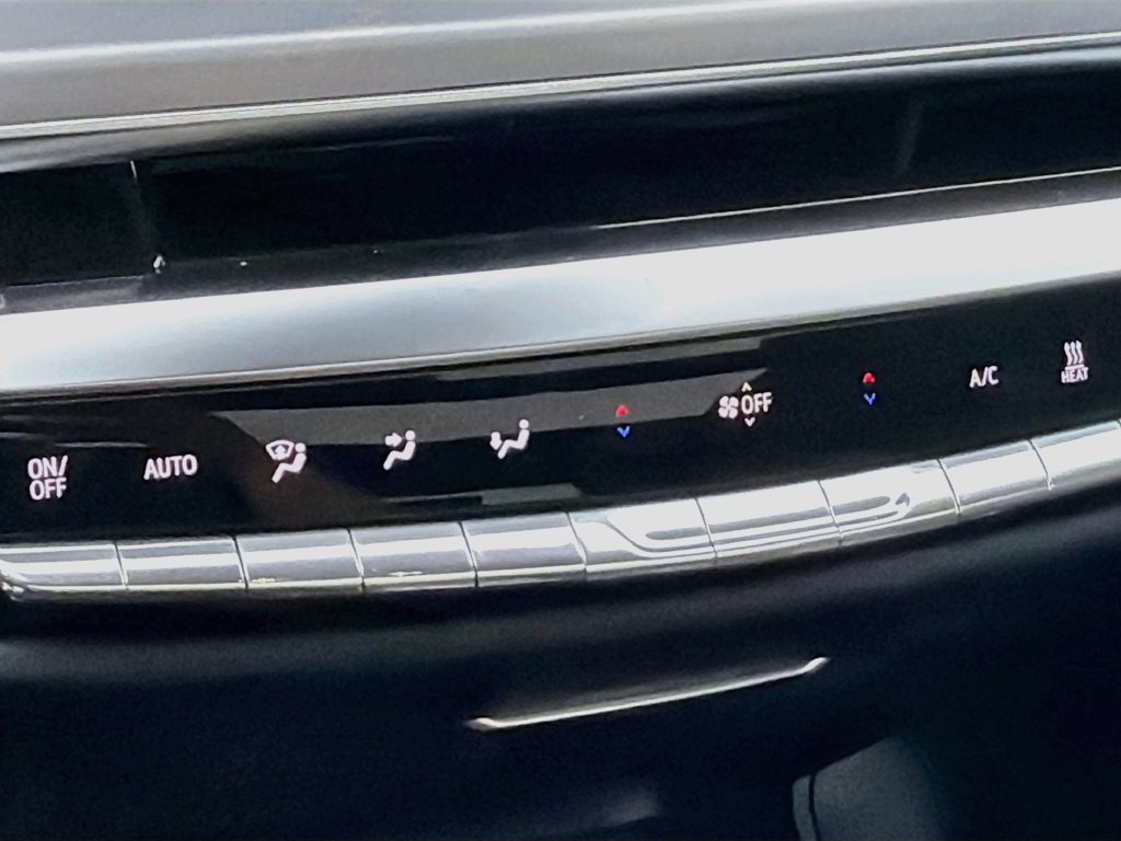 Used 2026 Cadillac Lyriq Signature Luxury w/ LPO, Premium Carpet Package AWD/4WD image 21