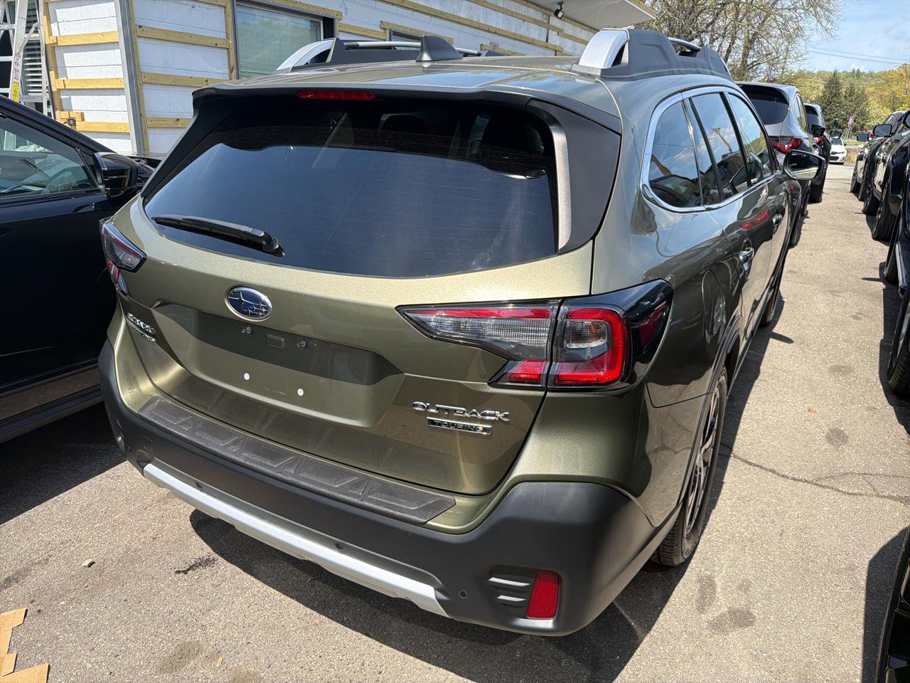Used 2021 Subaru Outback Touring AWD/4WD image 6