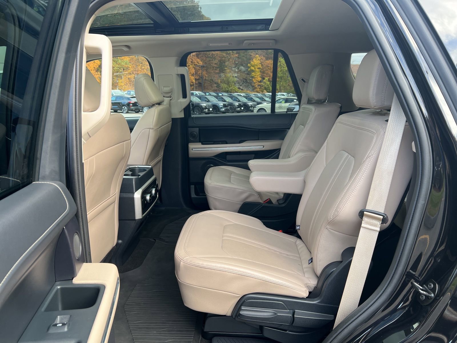 Used 2023 Ford Expedition Limited image 15